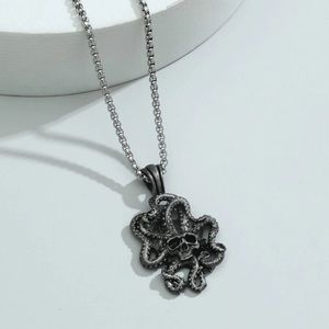 🦑 Awesome Squid Octopus Kraken Skeleton Skull Necklace 💀